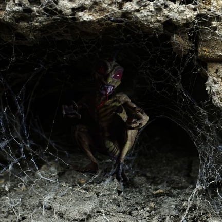 Creature In Its Lair (2824 visits)