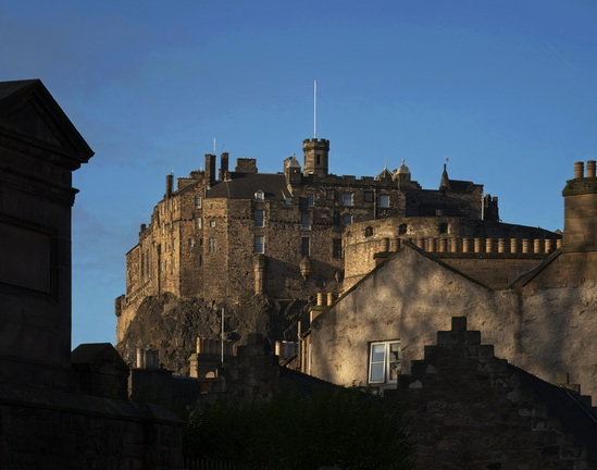 Edinburgh Castle (491 visits) Edinburgh Castle, seen from Candlemakers' Row
